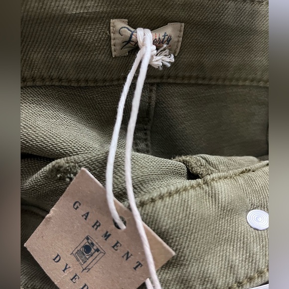 NWT Faherty Size 24” The Stretch Terry Patch Pocket Shorts - Military Green - Picture 9 of 11